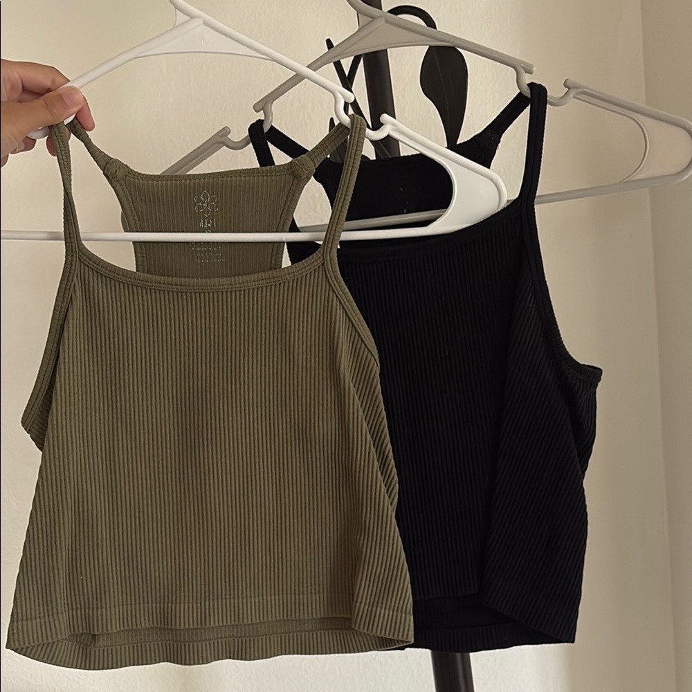 Aurielle Black, Green and Tan Fitted Crop Tank Top